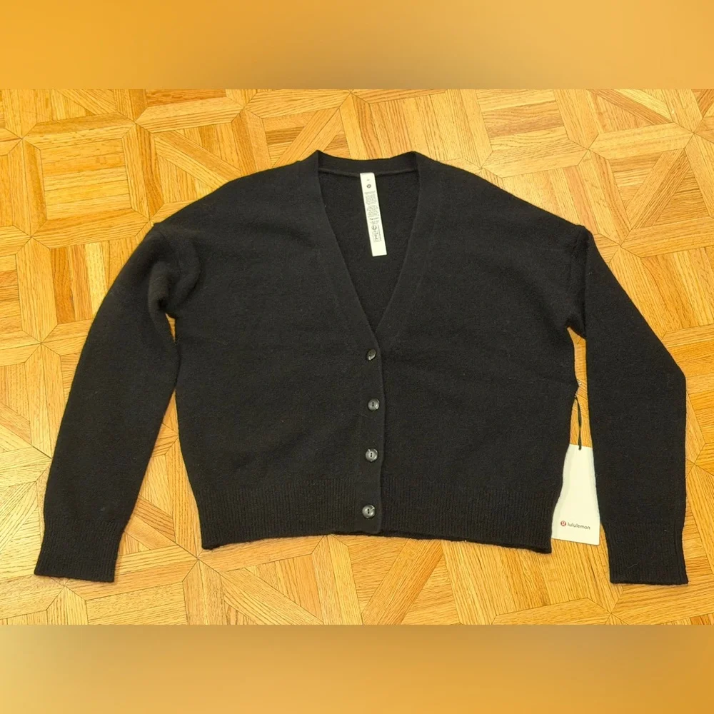 NWT Lululemon Womens Alpaca Wool-Blend Cardigan Sweater in Black in Size Medium